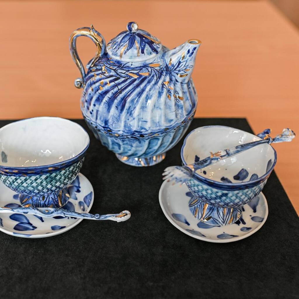 Бајковити плави чајник