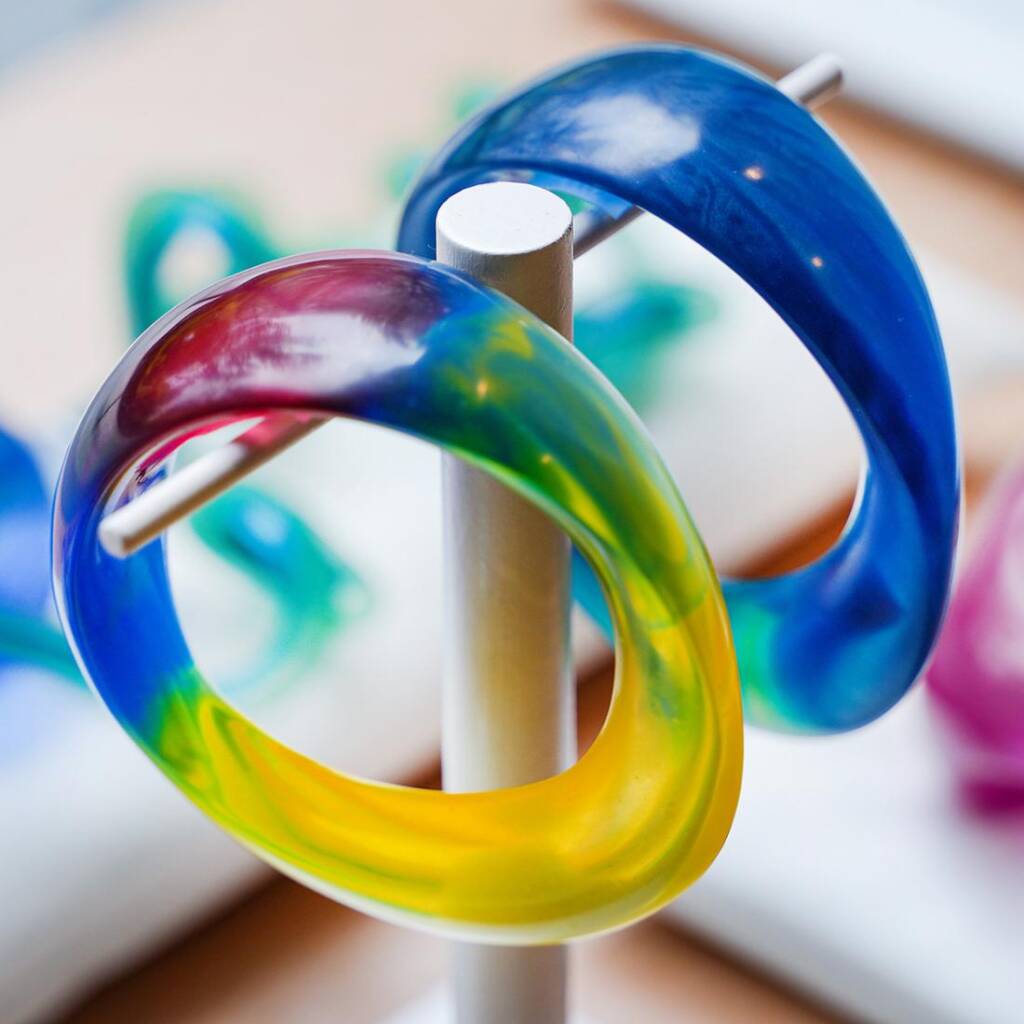 Наруквице јарких боја